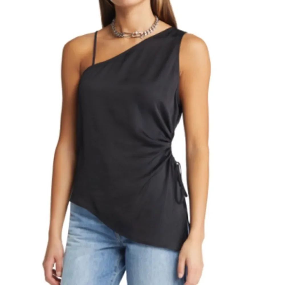 Black oversized tank